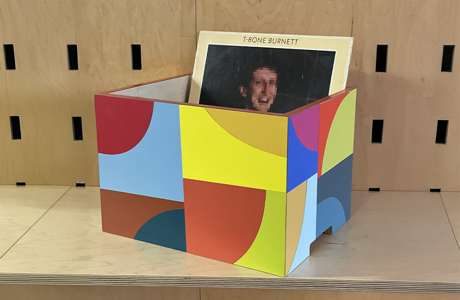 Walking Fingers vinyl box