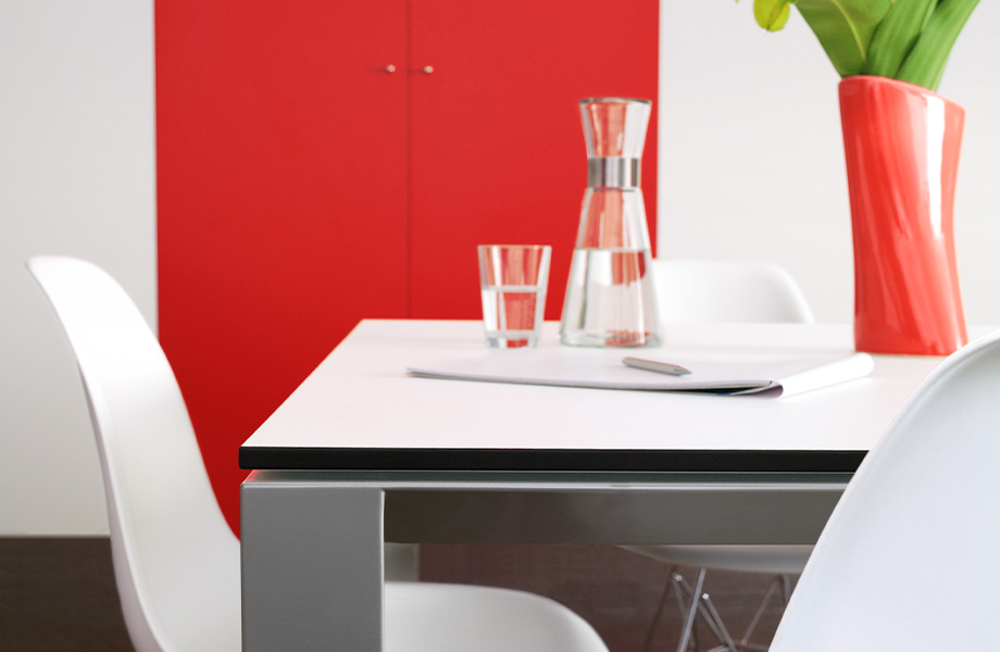 Compact White Table RGB 920x600